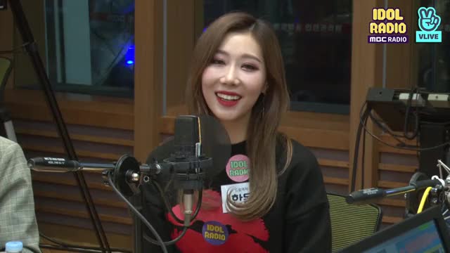 V LIVE - 'IDOL RADIO' ep#134- PIRI 좋다 (FEEL이 좋다) (w- 드림캐쳐) 29