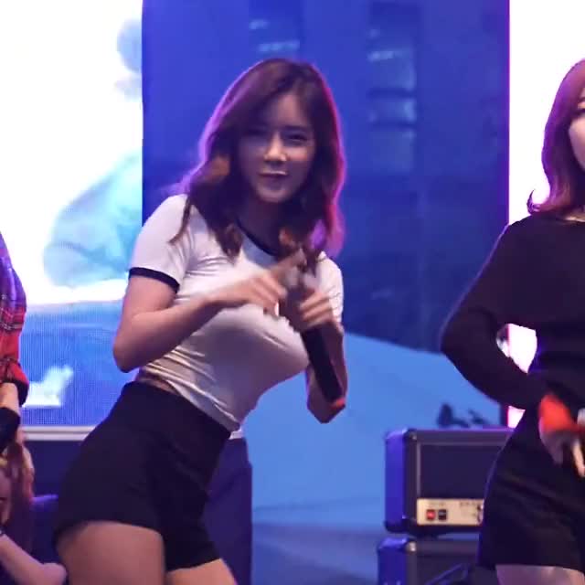 160520 Hyunyoung cute 3 (Tell me tell me) loop