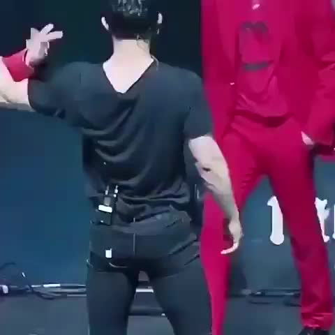 #PSYCHE - wonho’s butt jiggle sparks a distinct kind of joy