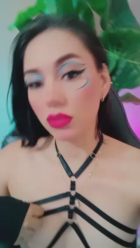 brunette chaturbate cute latina manyvids petite stripchat gif