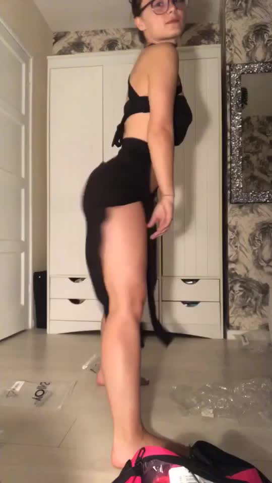 Thekaties twerk