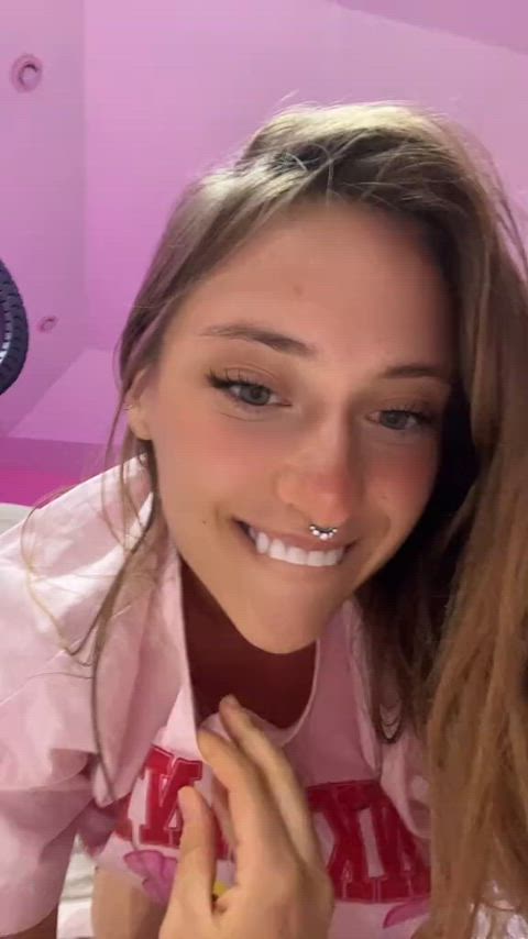 BellaMaddysonn - For more tiktok flashing vids check my redgifs channel