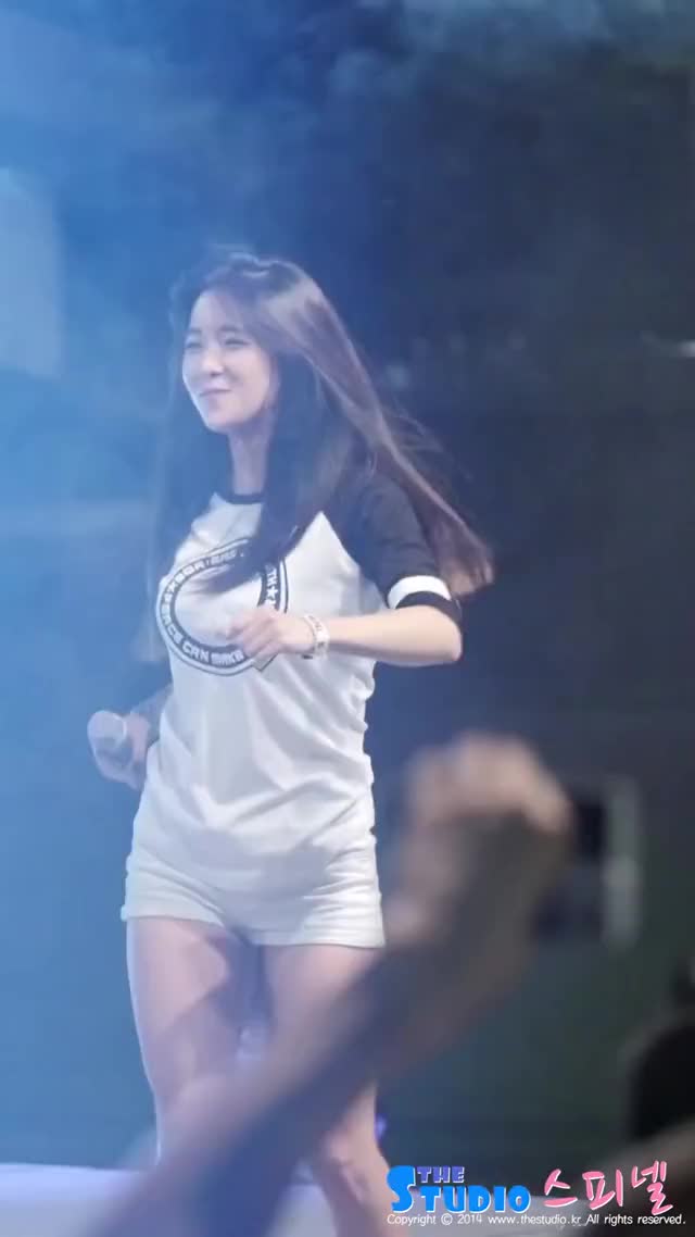 140905 Hyunyoung wiggle 2 (Night after night)
