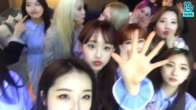 V LIVE - [이달의 소녀] 제2회 이달의 소녀 엉망징창 '볼링'대회