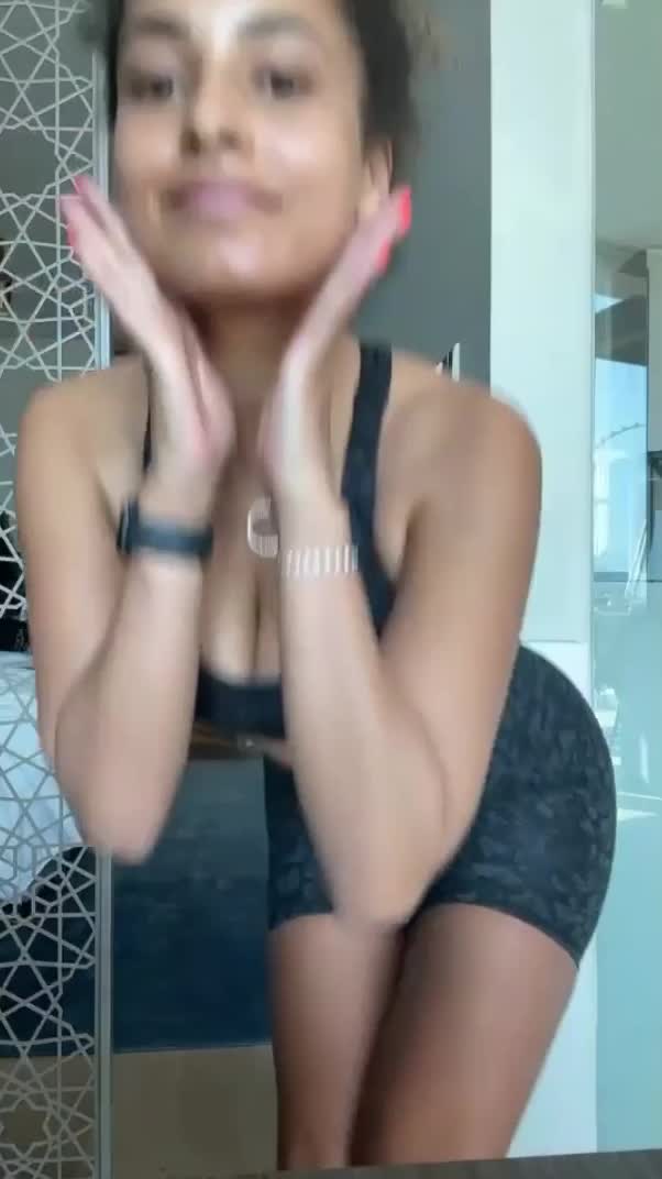 Amber Rose Gill Jiggle