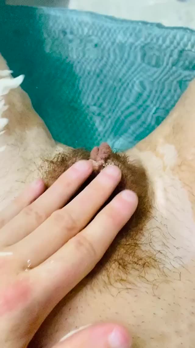 Playing with my hairy Pussy in the bath for all the sweeties supporting my posts