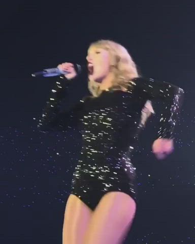 dancing sexy taylor swift gif