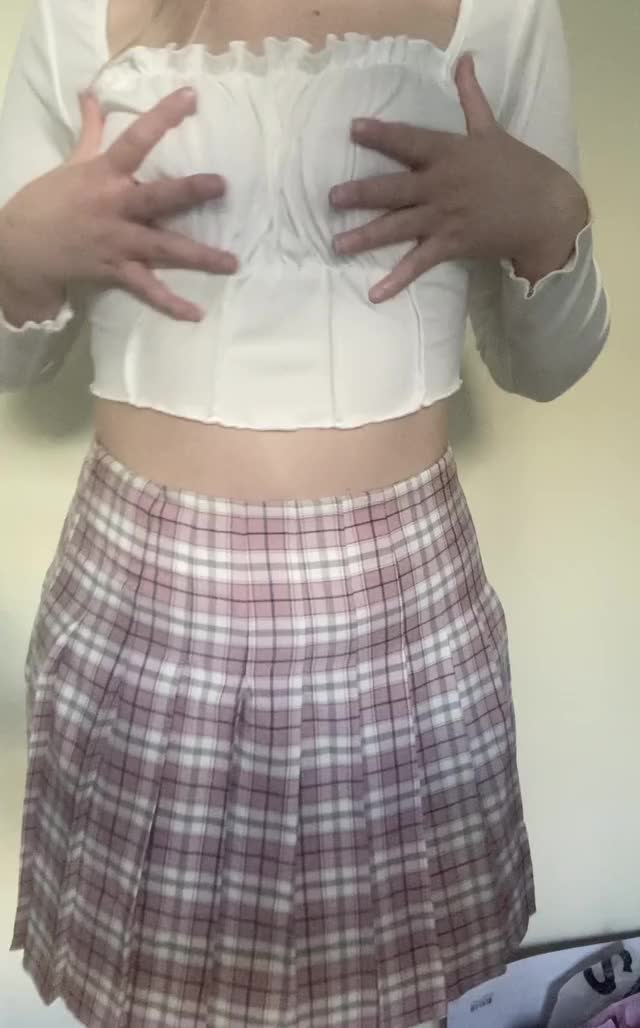 I need some sex lessons, anyone wanna be my teacher?? [19] [F]