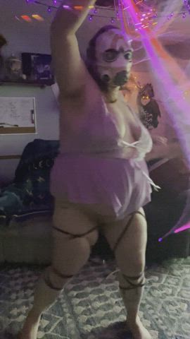 POV: that nerdy bbw at the BDSM club wants to give you a light show xx