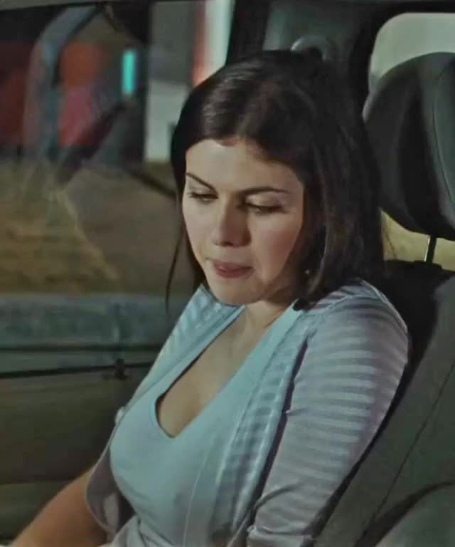 alexandra daddario from hall pass