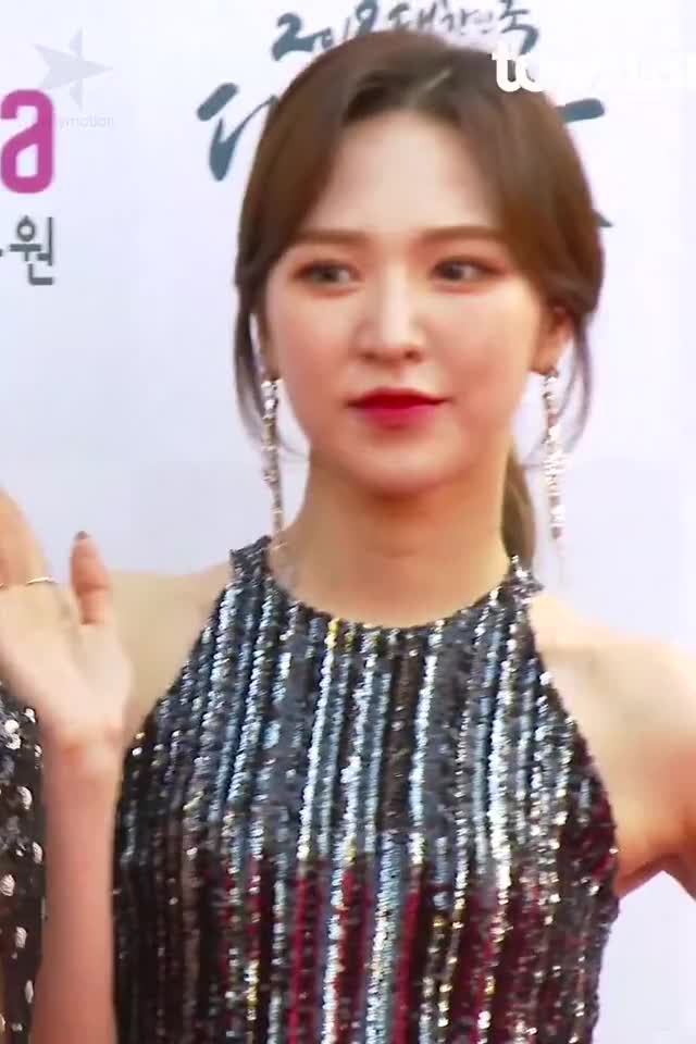 Red Velvet 181024 @ Korean Popular Culture and Arts Awards Wendy 3