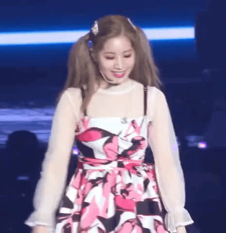 Twice - Dahyun bends over