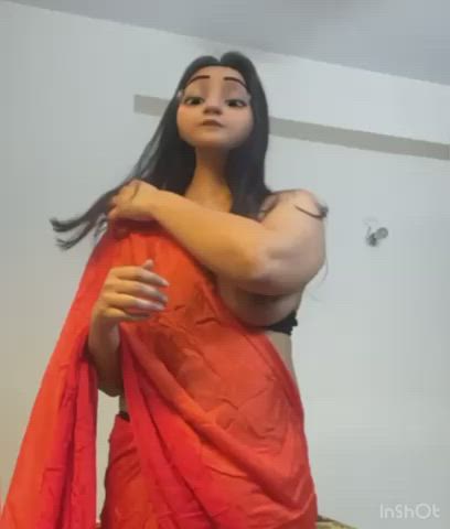 saree cannot contain my boobs