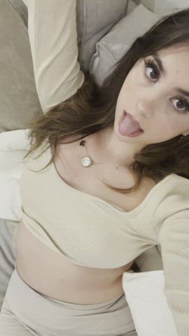 18 years old belly button boobs cute dress erotic onlyfans teen tits gif