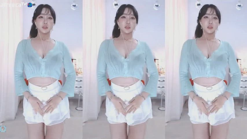 asian cute dancing korean model gif