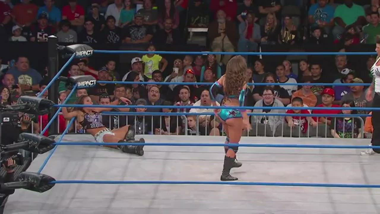 Brooke Tessmacher Mid Match Twerk