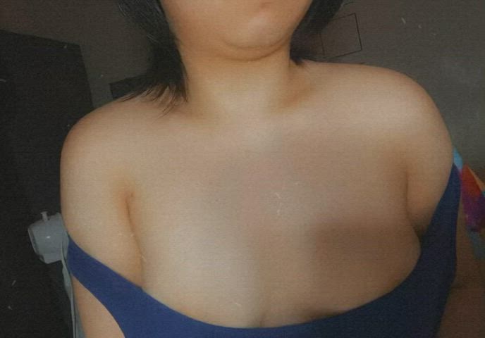 [f] flashed my tits on cam sa groupmates :p