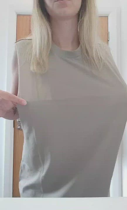 Would you smash a 5ft2 petite blonde with big old tittys? ?? [F]