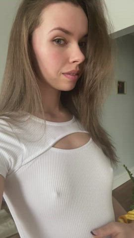 braless lithuanian natural tits onlyfans selfie gif