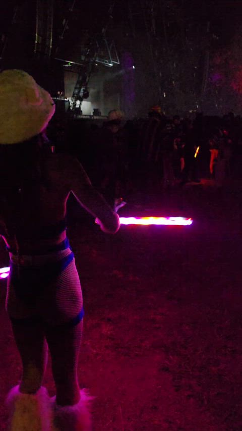 ass dancing festival music-style outfits! gif