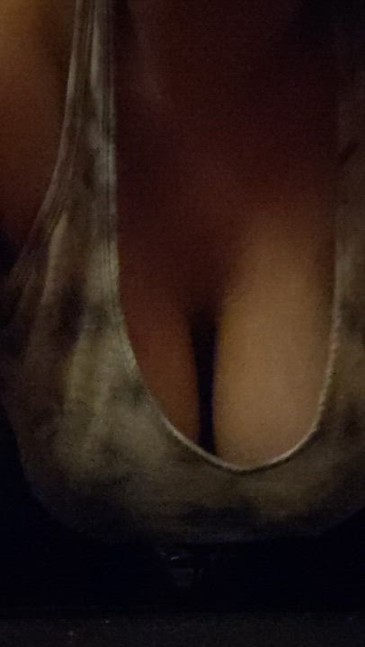 Wiggle wiggle. Sorry about the dim lights, I hope you enjoy em anyway! [F]