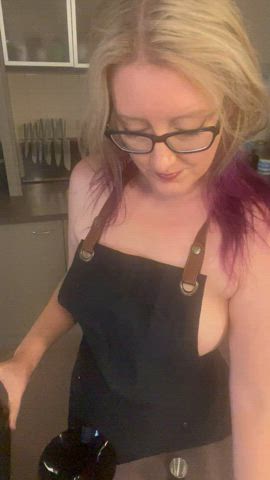 Can I make you a cocktail befor I service your cock? (F41)