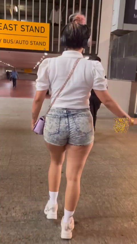 Neha Bhasin in tiny and tight denim shorts 