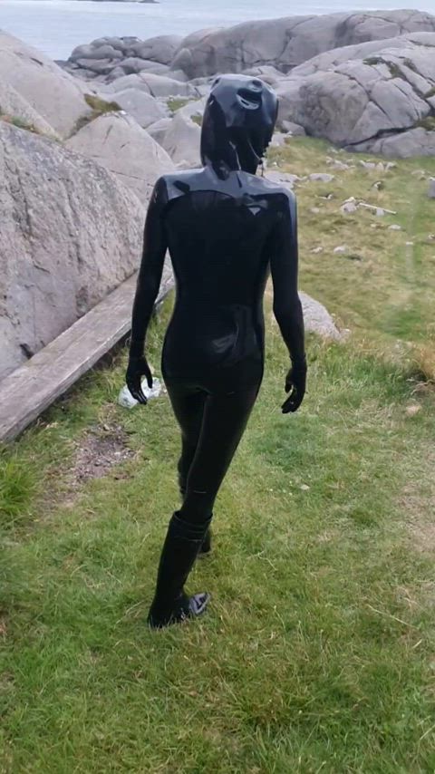 Outdoors in latex, so happy!