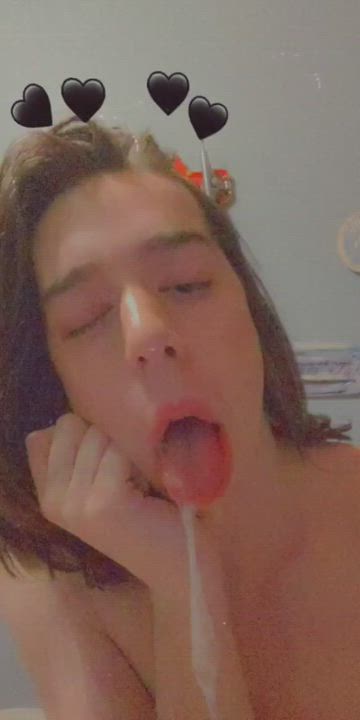 Trans Female 19 I'm a huge slut and if you wanna see more it would help me out if