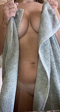 Post-shower tease ?