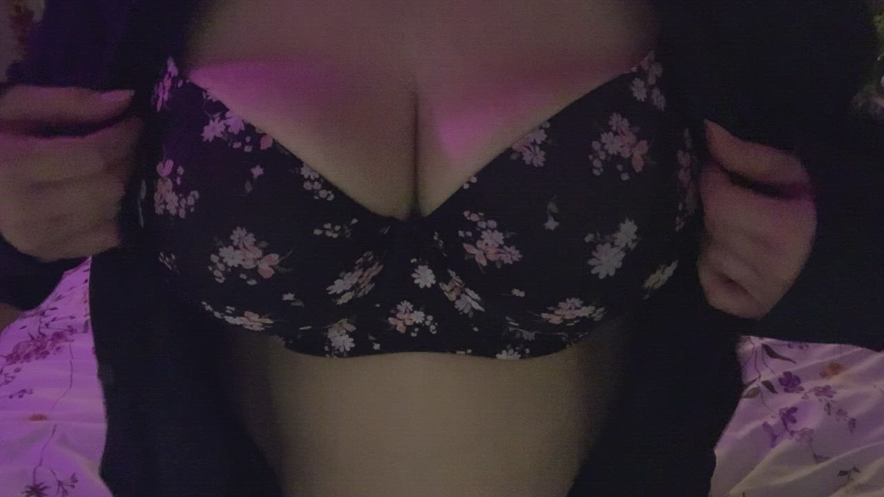 I love this bra ?. This was a fun little video.