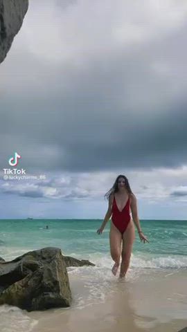 18 years old pawg swimsuit gif