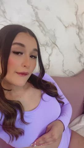 This beautiful pricesa waits for you https://chaturbate.com/iam_miaa/