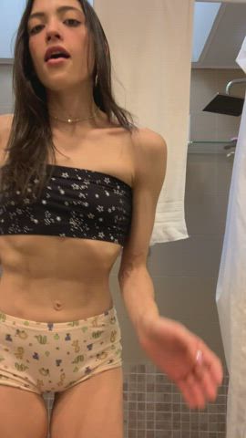 My tummy is thin like a pancake 🥞 put syrup on it? [GIF]