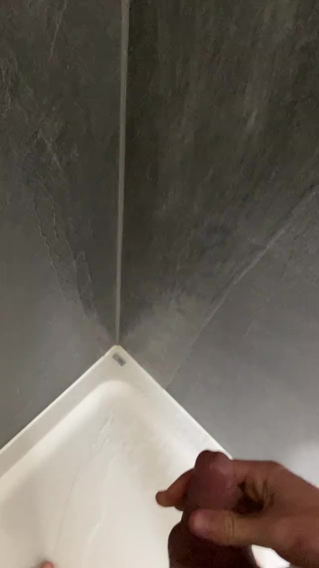 Piss in shower