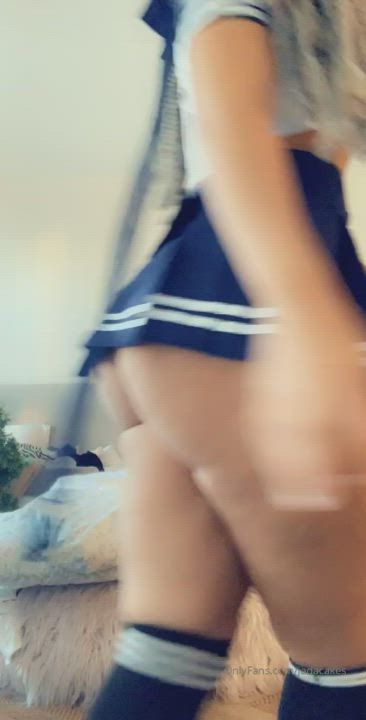 Ass Flashing Teen gif