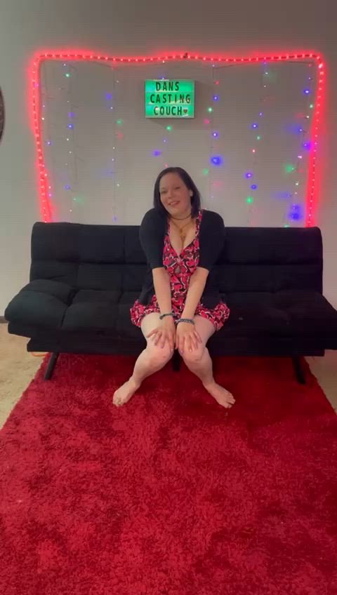 Casting couch with Door Dash MILF! 😋