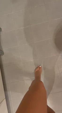 19 years old feet feet fetish legs petite schoolgirl tease teen toes gif