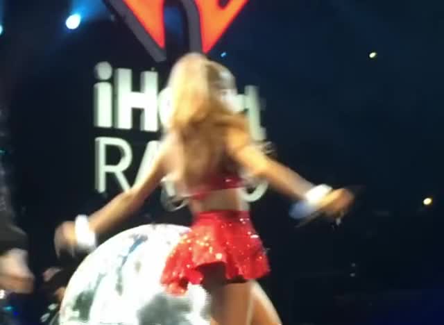 Upskirt 3 - iHeart Radio Jingle Ball - 2014