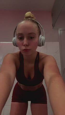 abs amateur big ass big tits college dirty blonde fitness pawg tiktok gif