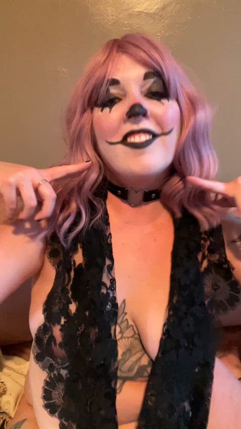 clown clown girl cosplay onlyfans-creators gif