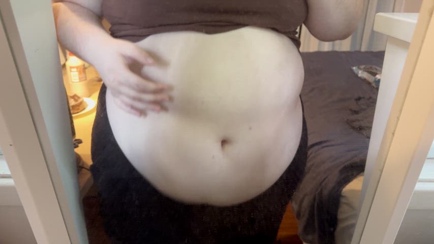 Playing with my belly... Who's joining?