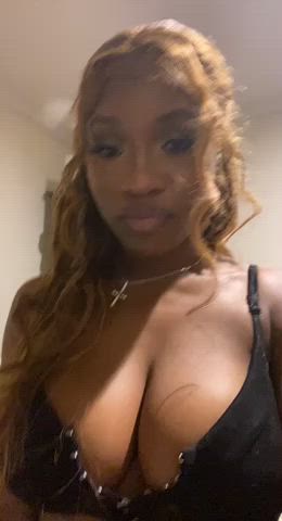 18 years old big tits booty ebony reyna delacruz tits gif