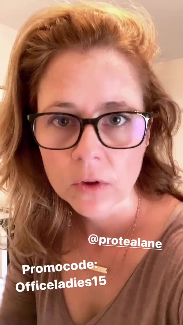 Jenna Fischer cute and cleavage