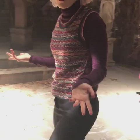 ass kiernan shipka sexy gif