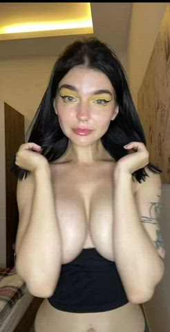 Amateur Big Tits Busty Dancing Solo Teen gif