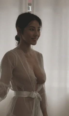 Who's this Asian beauty with big boobs ?