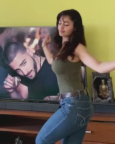 Tridha Chaudhary Sexy Dancing