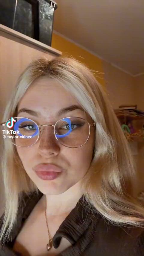 TaylorChloe - More Tiktok flash videos on my TT likes (juanmomo45)