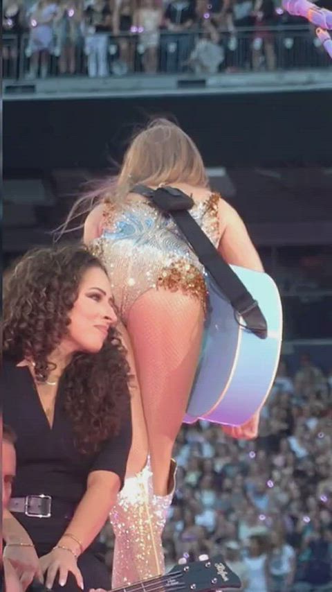 ass blonde taylor swift gif